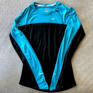 Nike drifit long sleeve running top